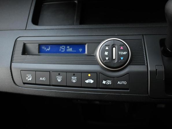 Honda Freed I Рестайлинг с пробегом 2014 года, цена 949 000 рублей, 156178 км, компактвэн, Автокод Объявления