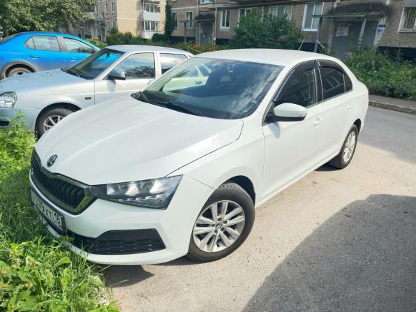 Skoda Rapid II с пробегом 2021 года, цена 1 297 000 рублей, 137979 км, лифтбек, Автокод Объявления