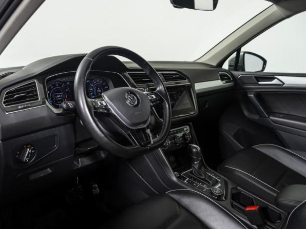 Volkswagen Tiguan II с пробегом 2018 года, цена 3 358 000 рублей, 90300 км, внедорожник, Автокод Объявления