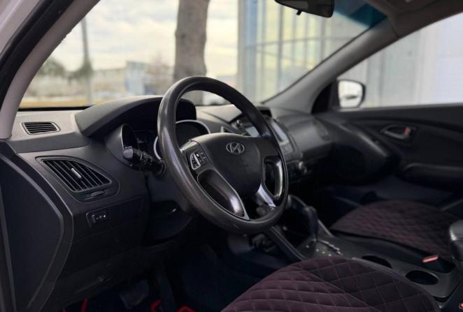 Hyundai ix35 I Рестайлинг с пробегом 2014 года, цена 930 000 рублей, 330258 км, внедорожник, Автокод Объявления