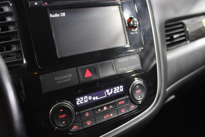 Mitsubishi Outlander III Рестайлинг 2 с пробегом 2016 года, цена 2 100 000 рублей, 86000 км, внедорожник, Автокод Объявления