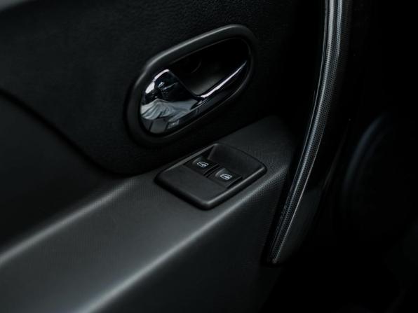 Renault Sandero II Рестайлинг с пробегом 2020 года, цена 989 000 рублей, 132286 км, хэтчбек, Автокод Объявления