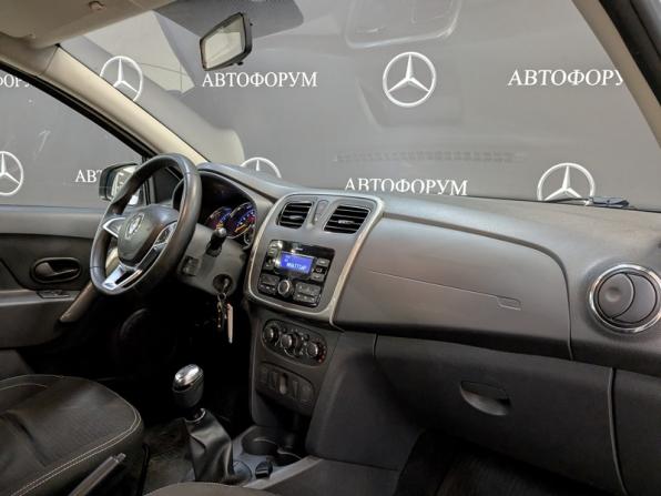 Renault Logan II Рестайлинг с пробегом 2022 года, цена 1 050 000 рублей, 145916 км, седан, Автокод Объявления