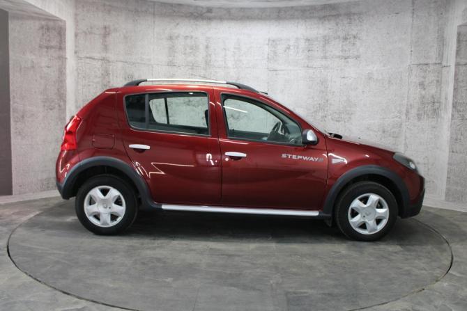 Renault Sandero I с пробегом 2012 года, цена 825 000 рублей, 103872 км, хэтчбек, Автокод Объявления