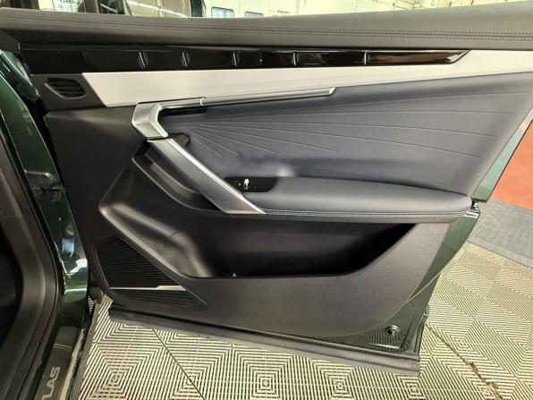 Geely Atlas II с пробегом 2024 года, цена 2 880 000 рублей, 45421 км, внедорожник, Автокод Объявления