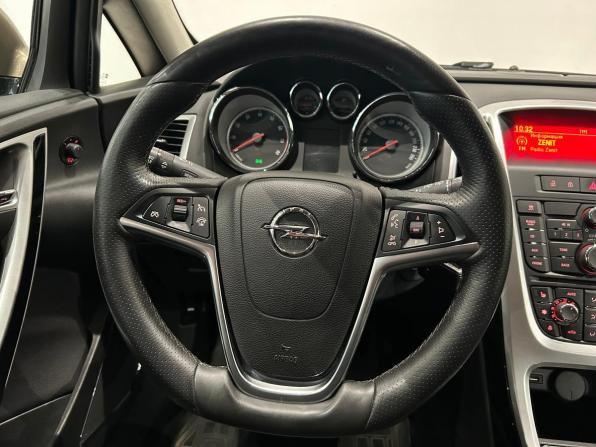 Opel Astra J Рестайлинг с пробегом 2013 года, цена 699 000 рублей, 155900 км, хэтчбек, Автокод Объявления