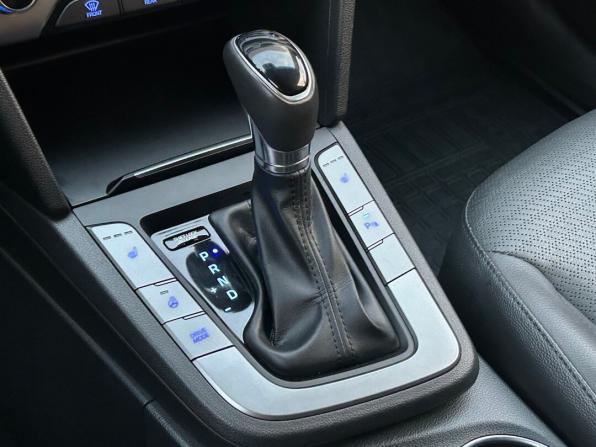 Hyundai Elantra VI (AD) с пробегом 2017 года, цена 1 500 000 рублей, 152282 км, седан, Автокод Объявления