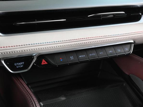 Geely Monjaro I с пробегом 2023 года, цена 2 999 000 рублей, 85526 км, внедорожник, Автокод Объявления