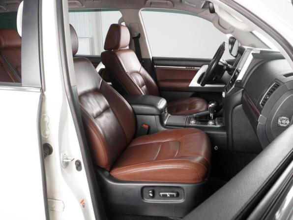 Toyota Land Cruiser 200 Series Рестайлинг 2 с пробегом 2016 года, цена 6 599 000 рублей, 107581 км, внедорожник, Автокод Объявления