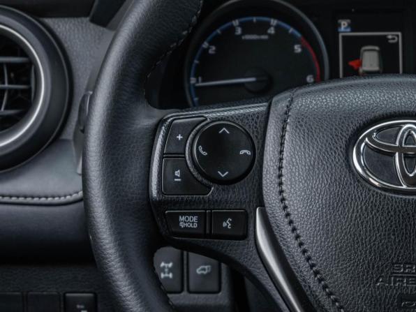Toyota RAV4 IV (XA40) Рестайлинг с пробегом 2018 года, цена 2 377 500 рублей, 137908 км, внедорожник, Автокод Объявления