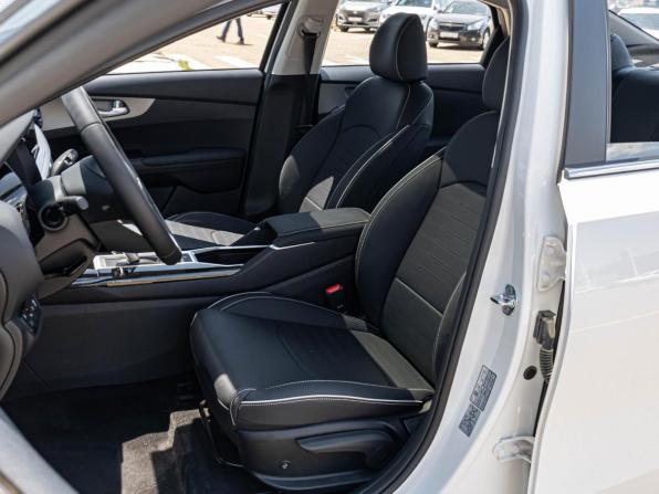 Kia K3 II (China Market) Рестайлинг с пробегом 2026 года, цена 2 505 000 рублей, 128 км, седан, Автокод Объявления