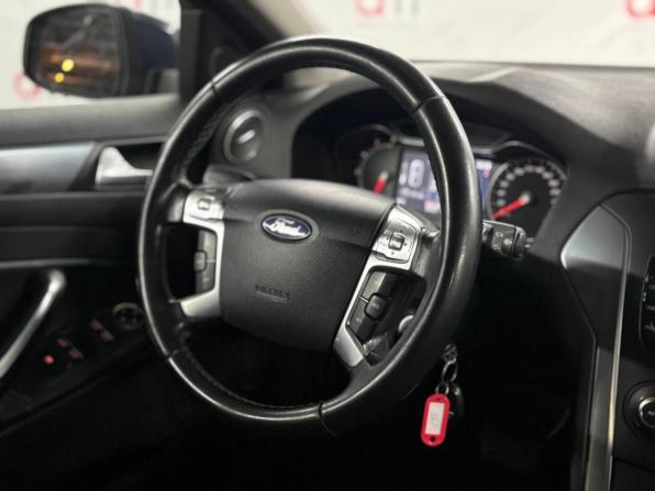 Ford Mondeo IV Рестайлинг с пробегом 2013 года, цена 899 000 рублей, 260000 км, седан, Автокод Объявления