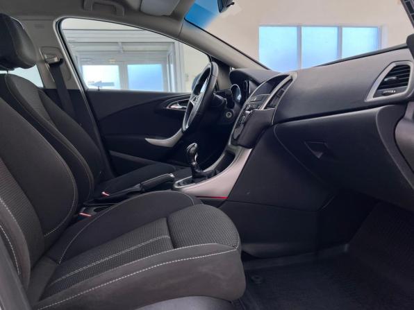 Opel Astra J с пробегом 2011 года, цена 620 000 рублей, 268684 км, универсал, Автокод Объявления