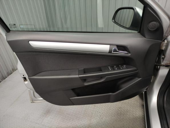 Opel Astra H Рестайлинг с пробегом 2013 года, цена 575 000 рублей, 146244 км, седан, Автокод Объявления