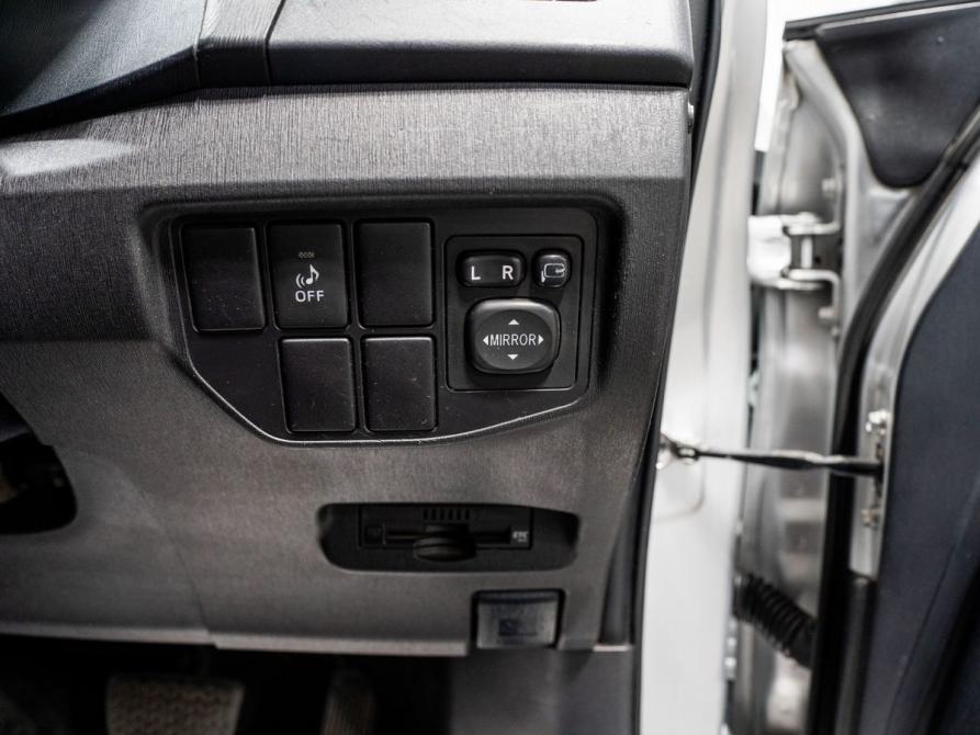 Toyota Prius III Рестайлинг (XW30) Чита  - изображение 14