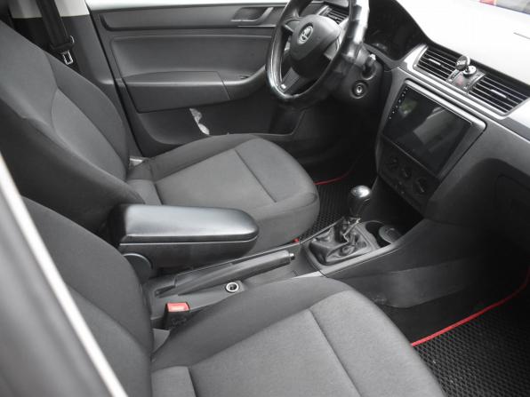Skoda Rapid I с пробегом 2014 года, цена 630 000 рублей, 251497 км, лифтбек, Автокод Объявления