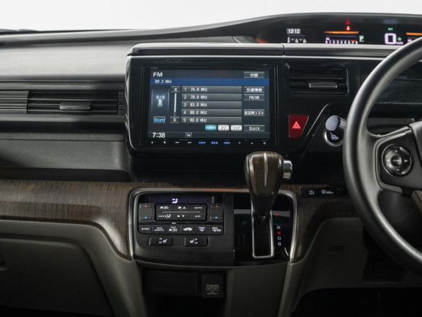 Honda Stepwgn V с пробегом 2015 года, цена 1 689 500 рублей, 165220 км, минивэн, Автокод Объявления