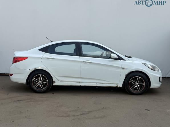 Hyundai Solaris I с пробегом 2013 года, цена 585 000 рублей, 332792 км, седан, Автокод Объявления