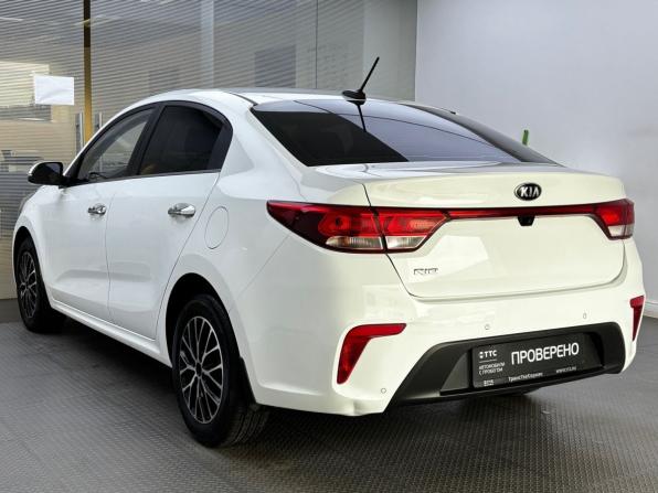 Kia Rio IV с пробегом 2018 года, цена 1 430 000 рублей, 98620 км, седан, Автокод Объявления