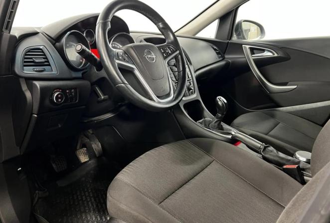 Opel Astra H Рестайлинг с пробегом 2011 года, цена 550 000 рублей, 220001 км, хэтчбек, Автокод Объявления