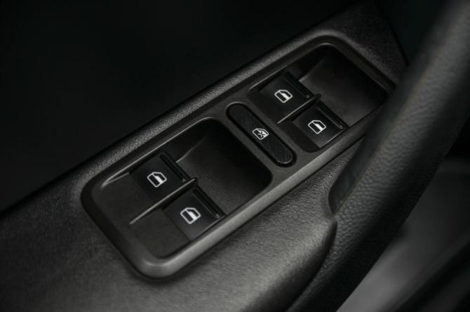Skoda Yeti I Рестайлинг с пробегом 2015 года, цена 1 330 000 рублей, 204998 км, внедорожник, Автокод Объявления