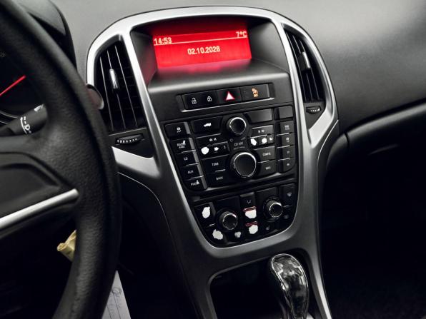 Opel Astra J Рестайлинг с пробегом 2013 года, цена 749 000 рублей, 154204 км, седан, Автокод Объявления