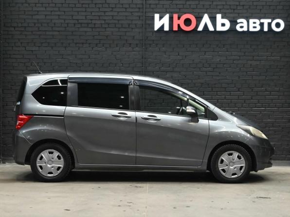 Honda Freed I с пробегом 2010 года, цена 1 000 000 рублей, 102951 км, компактвэн, Автокод Объявления