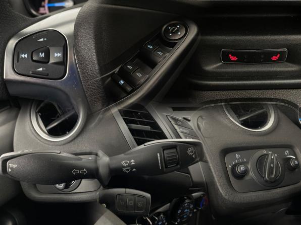 Ford Fiesta Mk6 Рестайлинг с пробегом 2015 года, цена 920 000 рублей, 101315 км, седан, Автокод Объявления
