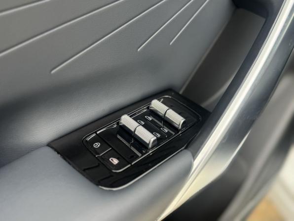 Geely Atlas II с пробегом 2024 года, цена 2 980 000 рублей, 25400 км, внедорожник, Автокод Объявления