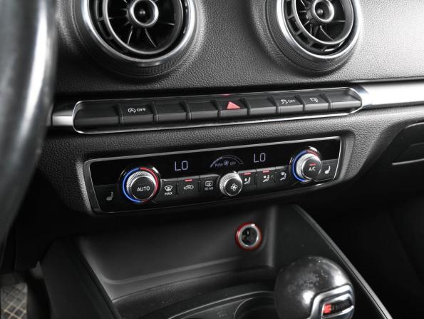 Audi A3 III (8V) с пробегом 2015 года, цена 1 499 000 рублей, 175824 км, седан, Автокод Объявления