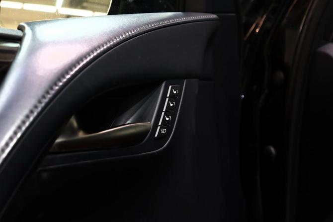 Lexus LX III Рестайлинг 2 с пробегом 2018 года, цена 7 500 000 рублей, 234500 км, внедорожник, Автокод Объявления