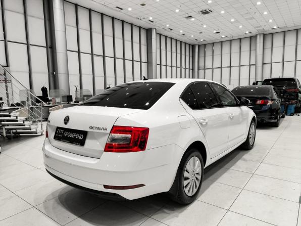 Skoda Octavia III (A7) Рестайлинг с пробегом 2019 года, цена 1 330 000 рублей, 221783 км, лифтбек, Автокод Объявления