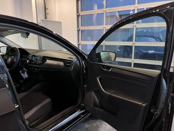 Skoda Rapid II с пробегом 2021 года, цена 1 315 000 рублей, 81135 км, лифтбек, Автокод Объявления