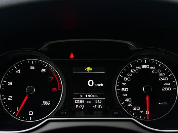 Audi A4 IV (B8) Рестайлинг с пробегом 2013 года, цена 1 350 000 рублей, 123844 км, седан, Автокод Объявления