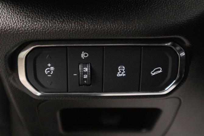Haval Jolion I Рестайлинг с пробегом 2023 года, цена 1 709 000 рублей, 106150 км, внедорожник, Автокод Объявления