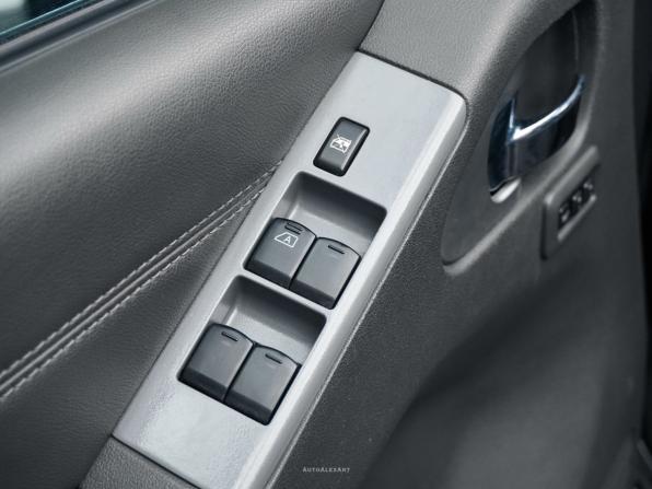 Nissan Pathfinder III Рестайлинг с пробегом 2012 года, цена 2 489 000 рублей, 222381 км, внедорожник, Автокод Объявления