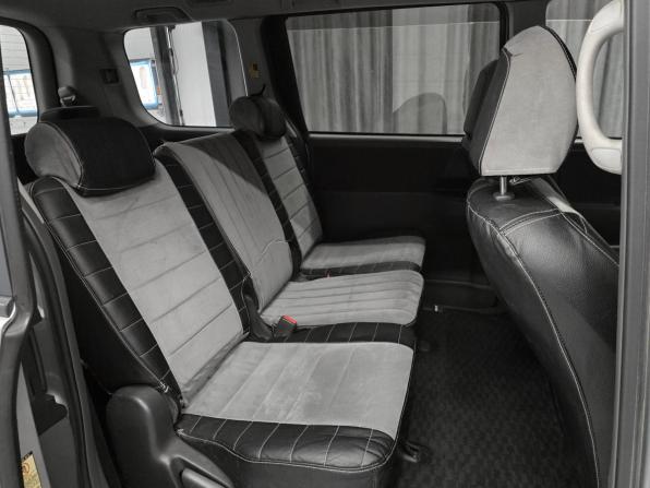 Toyota Voxy II (R70) с пробегом 2010 года, цена 1 380 000 рублей, 200000 км, минивэн, Автокод Объявления