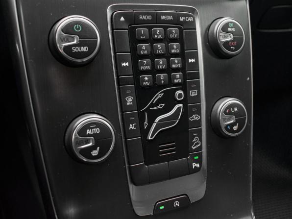 Volvo V40 Cross Country I с пробегом 2014 года, цена 1 650 000 рублей, 106567 км, хэтчбек, Автокод Объявления