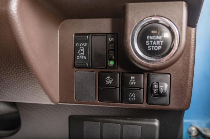 Toyota Tank I с пробегом 2018 года, цена 969 000 рублей, 177000 км, микровэн, Автокод Объявления
