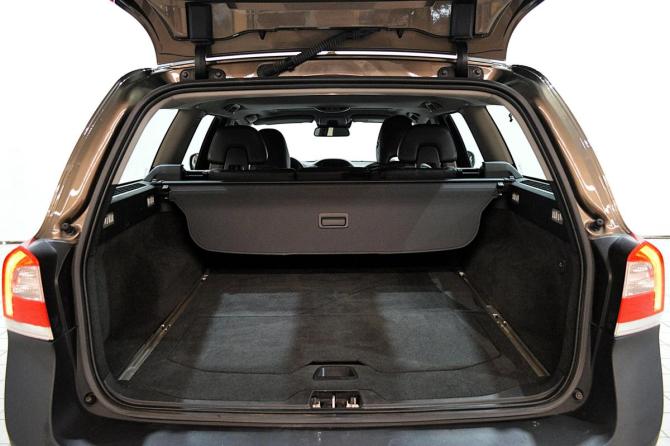 Volvo XC70 II Рестайлинг с пробегом 2014 года, цена 2 147 000 рублей, 131000 км, универсал, Автокод Объявления
