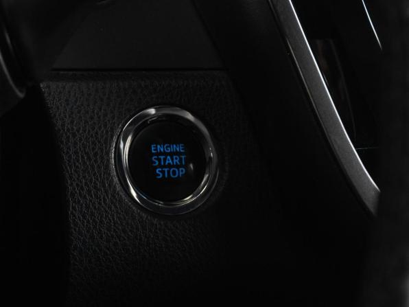 Toyota Camry VIII (XV70) Рестайлинг с пробегом 2023 года, цена 3 549 000 рублей, 32933 км, седан, Автокод Объявления