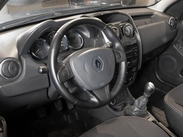Renault Duster I Рестайлинг с пробегом 2015 года, цена 985 000 рублей, 200000 км, внедорожник, Автокод Объявления