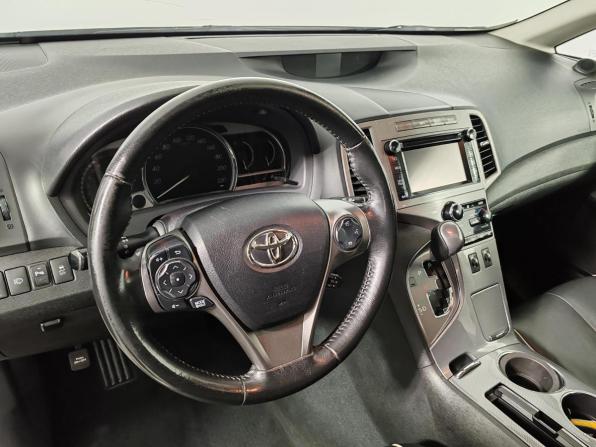 Toyota Venza I Рестайлинг с пробегом 2013 года, цена 1 999 000 рублей, 178057 км, внедорожник, Автокод Объявления