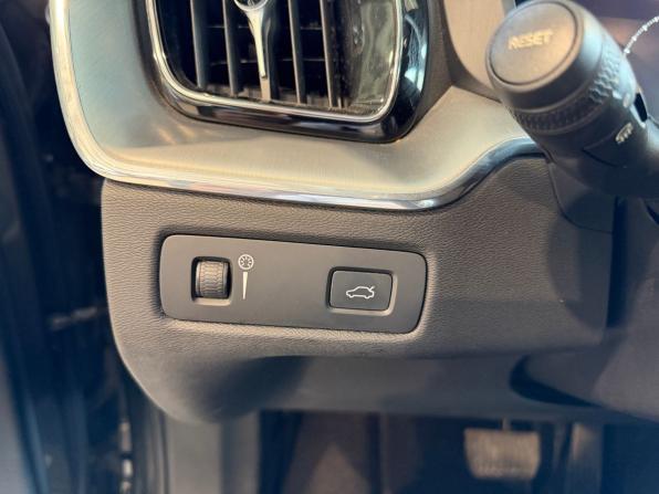 Volvo XC60 II с пробегом 2018 года, цена 2 855 900 рублей, 177641 км, внедорожник, Автокод Объявления