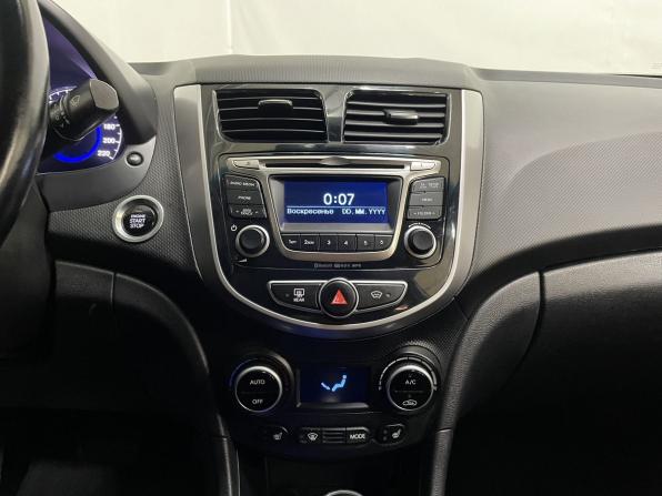 Hyundai Solaris I Рестайлинг с пробегом 2016 года, цена 1 020 000 рублей, 178747 км, седан, Автокод Объявления