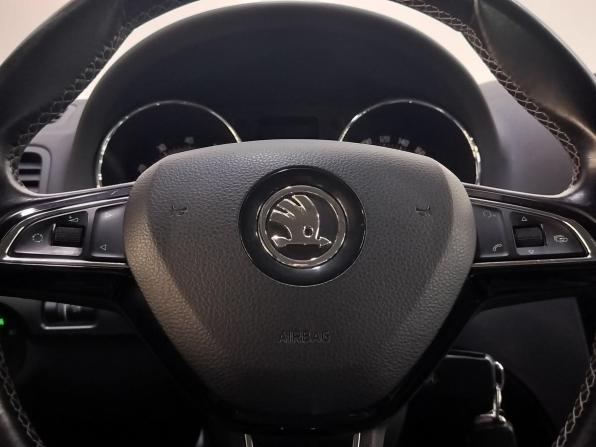 Skoda Yeti I Рестайлинг с пробегом 2017 года, цена 1 120 000 рублей, 274300 км, внедорожник, Автокод Объявления