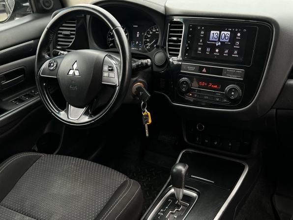 Mitsubishi Outlander III Рестайлинг 3 с пробегом 2019 года, цена 1 637 000 рублей, 308009 км, внедорожник, Автокод Объявления