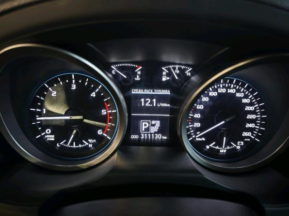 Toyota Land Cruiser 200 Series Рестайлинг 1 с пробегом 2015 года, цена 4 300 000 рублей, 311500 км, внедорожник, Автокод Объявления