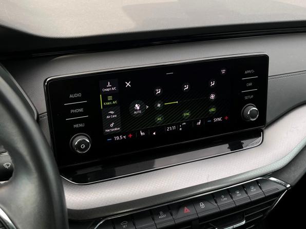 Skoda Octavia IV (A8) с пробегом 2021 года, цена 2 134 200 рублей, 108811 км, лифтбек, Автокод Объявления