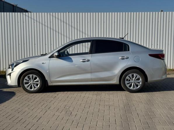 Kia Rio IV Рестайлинг с пробегом 2021 года, цена 1 740 000 рублей, 46000 км, седан, Автокод Объявления